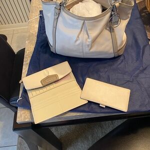 Coach Alexandria Chain Tote in Putty with a matching wallet & checkbook